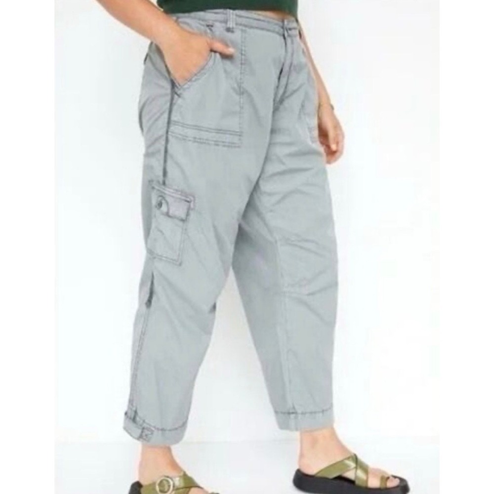 Urban Outfitters BDG Grey Cargo Pants Women 26 Contrast‎ Stitch Utility Cropped